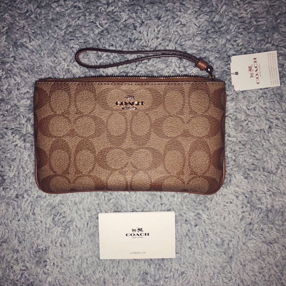 NWT Coach Wristlet — AUTHENTIC —-